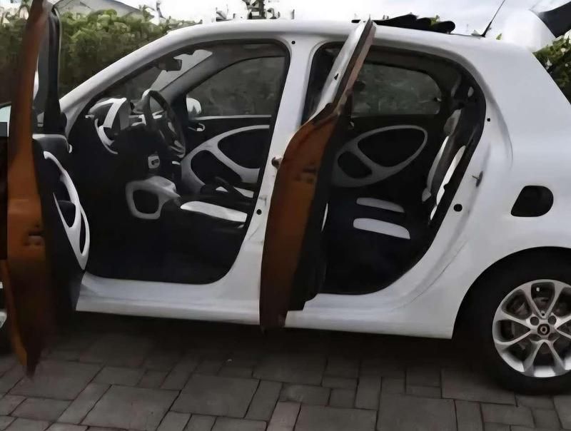 Weiß Gebraucht 2014 Smart ForFour Kleinwagen | 7.250 € (Etwas zu teuer) - Bild 1/3