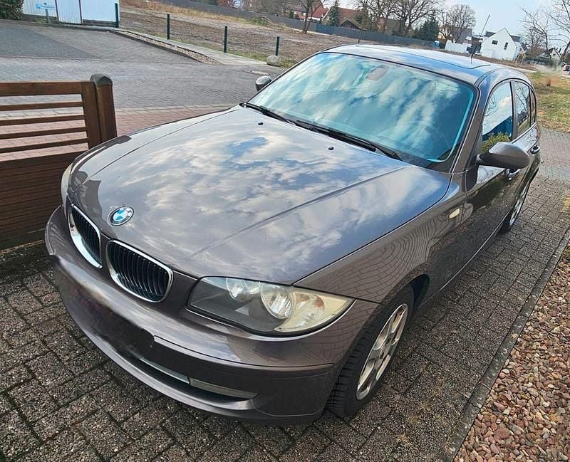Gebraucht BMW 118 143 PS (105 kW) 2009 Braun Kleinwagen