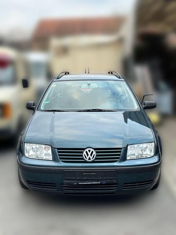 Blau Gebraucht 2001 VW Bora Comfortline Limousine | 750 € (Superpreis) - Bild 1/4