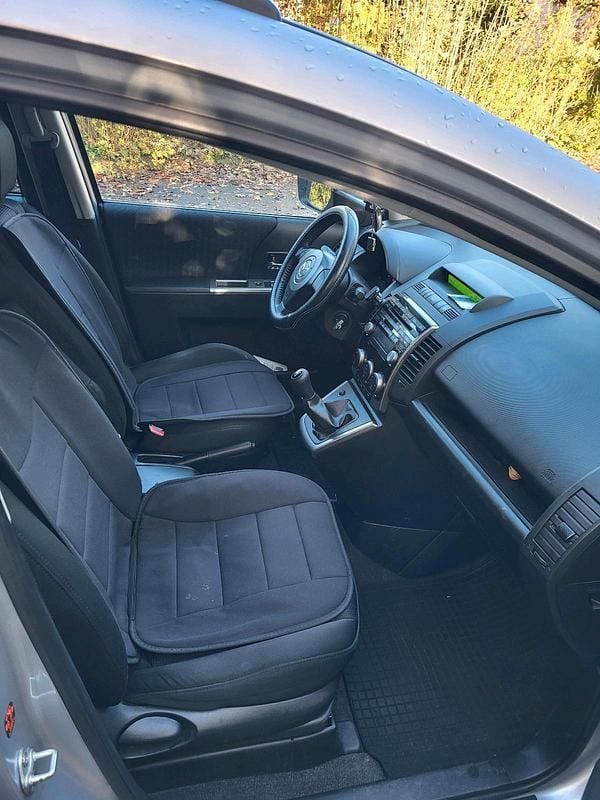 Gebraucht Mazda 5 116 PS (85 kW) 2010 Silber Van / Kleinbus