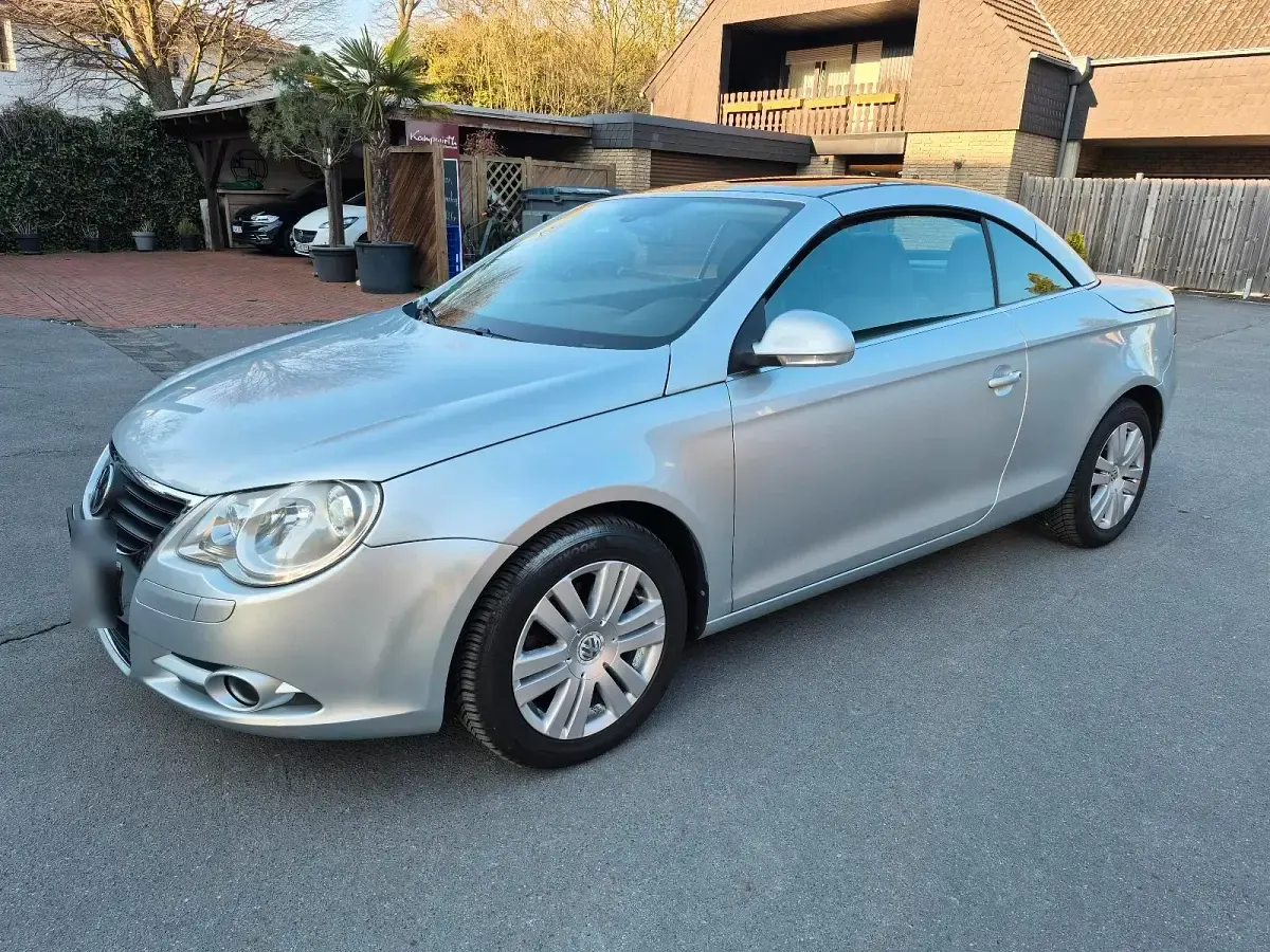 Second-hand VW Eos 150 CP (110 kW) 2006 Argintiu Cabrio