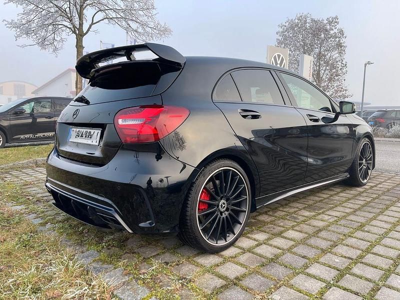 Schwarz Gebraucht 2017 Mercedes A45 AMG AMG Limousine | 25.699 € (Fairer Preis) - Bild 1/4