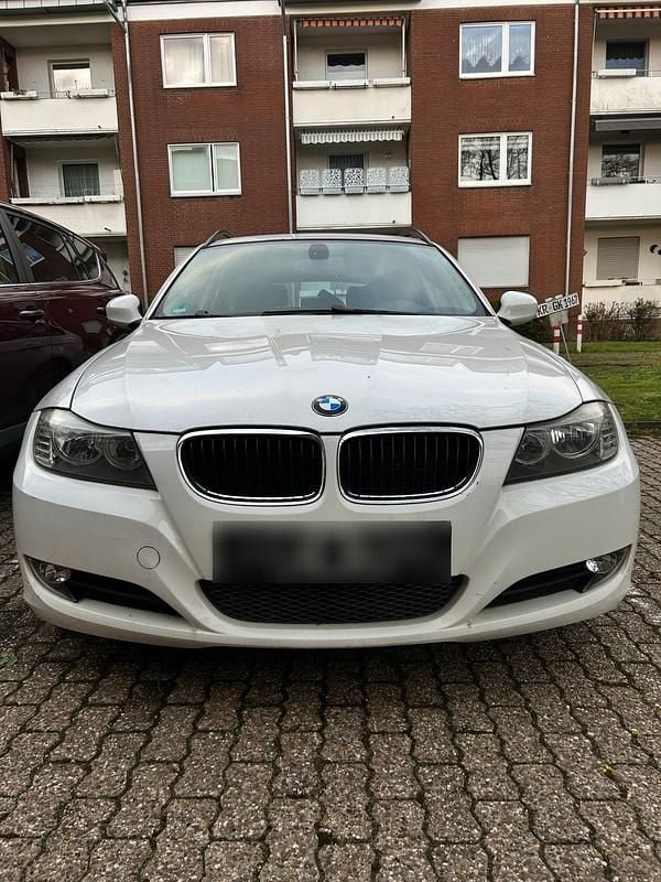 Gebraucht BMW 318 143 PS (105 kW) 2010 Weiß Kombi