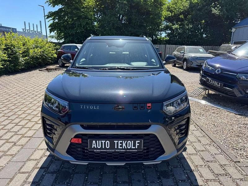 Gebraucht SsangYong Tivoli 163 PS (119 kW) 2025 Space black mica metallic lak SUV