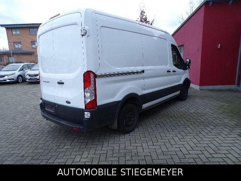 Gebraucht Ford Transit Trend 131 PS (96 kW) 2017 Frozen white Van