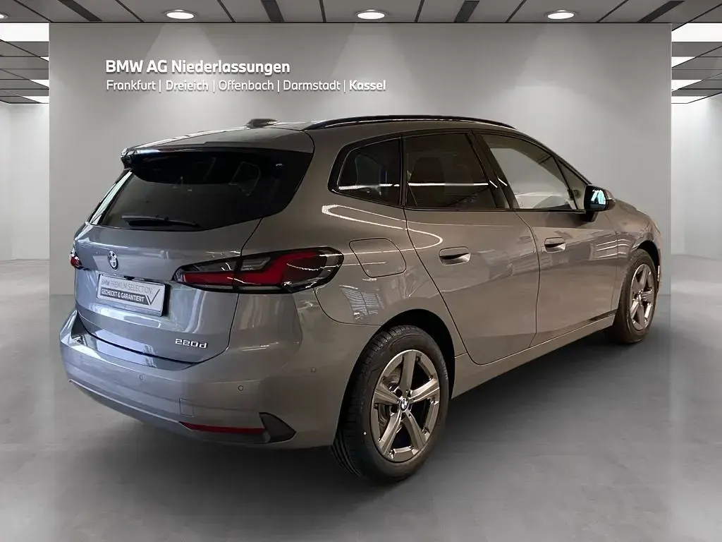 Gebraucht BMW 220 150 PS (110 kW) 2025 Grau Van / Kleinbus