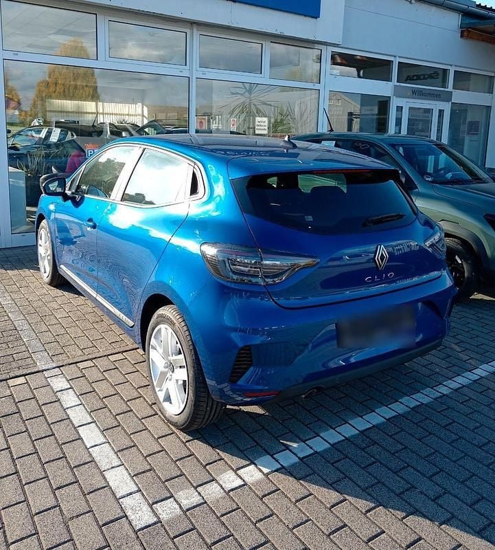 Gebraucht Renault Clio V 101 PS (74 kW) 2025 Blau Kleinwagen