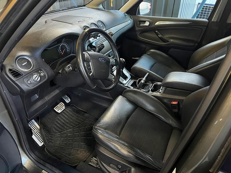 Gebraucht Ford S-MAX S 163 PS (119 kW) 2012 Braun Van / Kleinbus