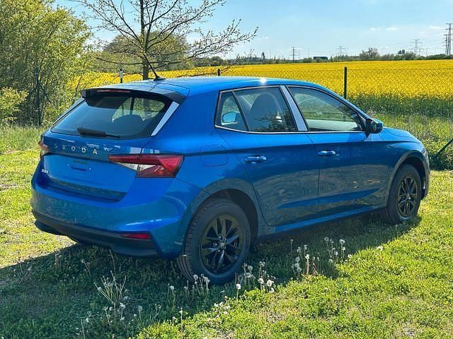 Neu Skoda Fabia Tour 80 PS (58 kW) 2025 Blau Kleinwagen