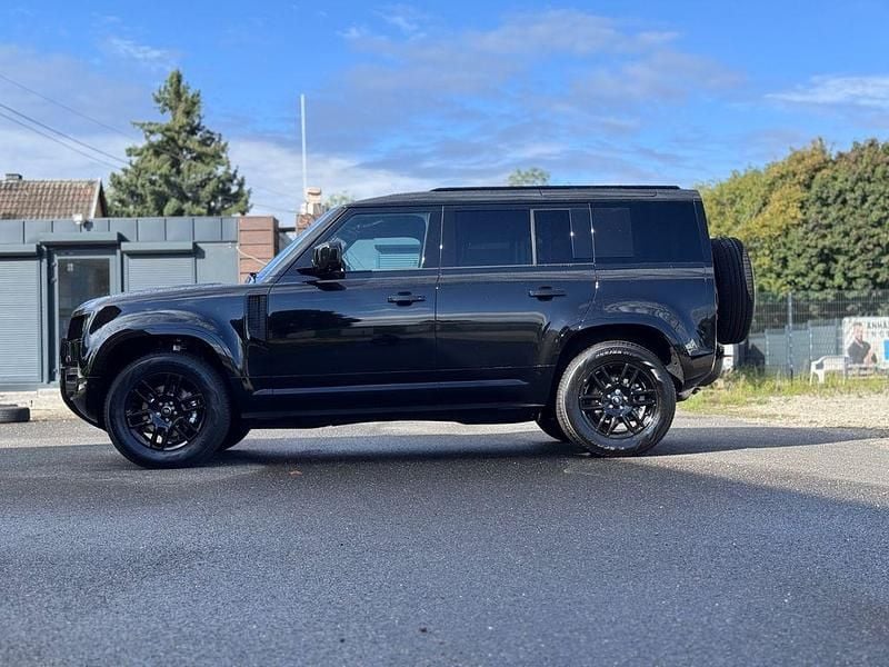 Neu Land Rover Defender HSE Dynamic 249 PS (183 kW) 2025 Schwarz SUV