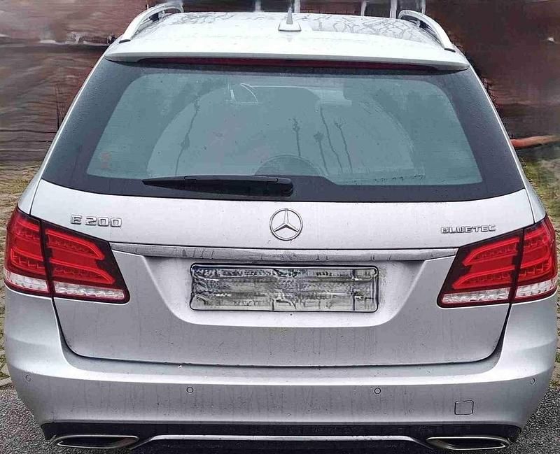 Gebraucht Mercedes E200 Avantgarde 136 PS (100 kW) 2016 Silber Kombi