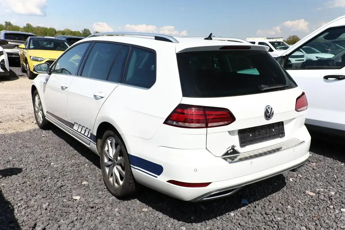 Gebraucht VW Golf VII Highline 150 PS (110 kW) 2020 Pure white