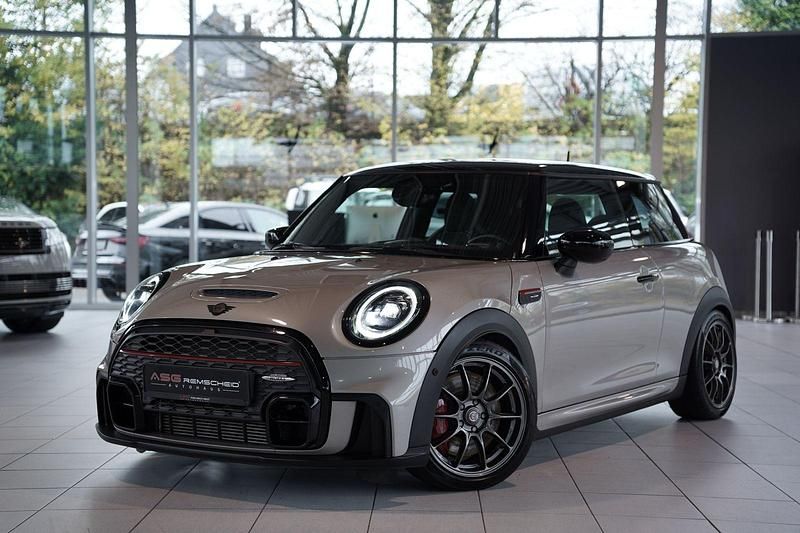 Grau Gebraucht 2021 Mini John Cooper Works Kleinwagen | 28.900 € (Fairer Preis) - Bild 1/3