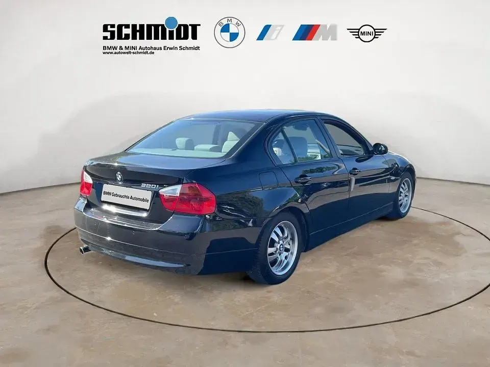 Gebraucht BMW 320 150 PS (110 kW) 2005 Schwarz Limousine