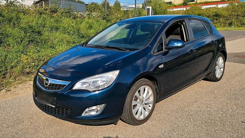 Blau Gebraucht 2011 Opel Astra Limousine | 2.999 € (Guter Preis) - Bild 1/4