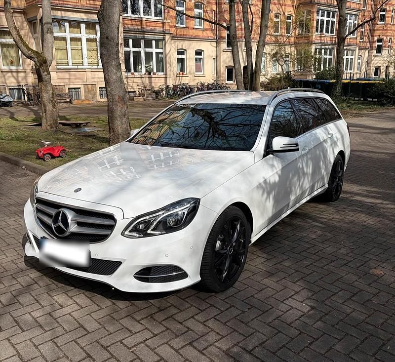 Gebraucht Mercedes E300 231 PS (169 kW) 2015 Weiß Kombi
