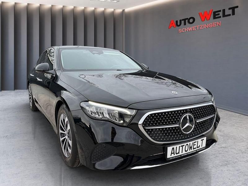 Gebraucht Mercedes E220 197 PS (144 kW) 2024 Schwarz Limousine