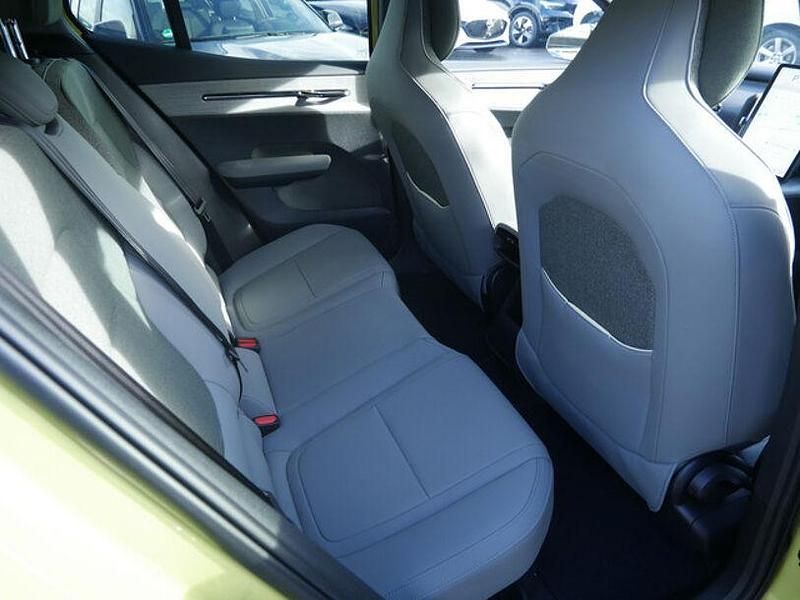 Gebraucht Volvo EX30 Plus 200 kW (272 PS) 2024 Mossyellow SUV