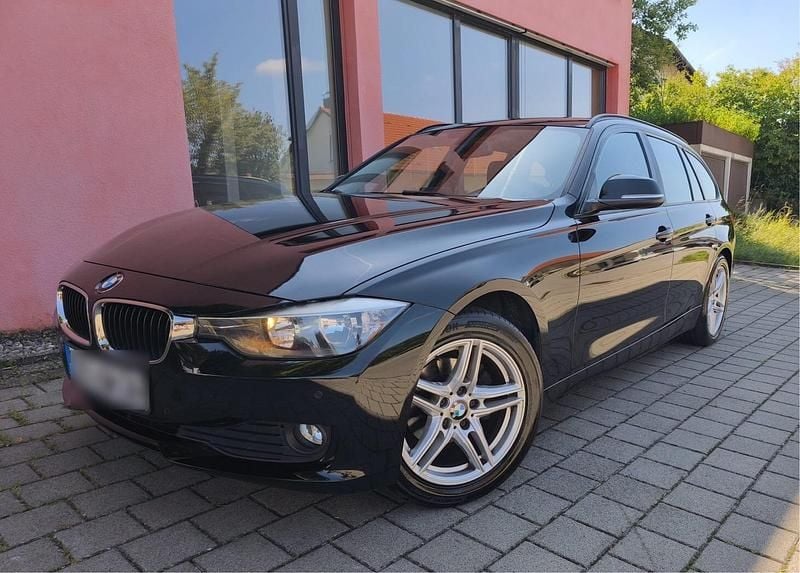 Schwarz Gebraucht 2013 BMW 318 Kombi | 6.550 € (Guter Preis) - Bild 1/4
