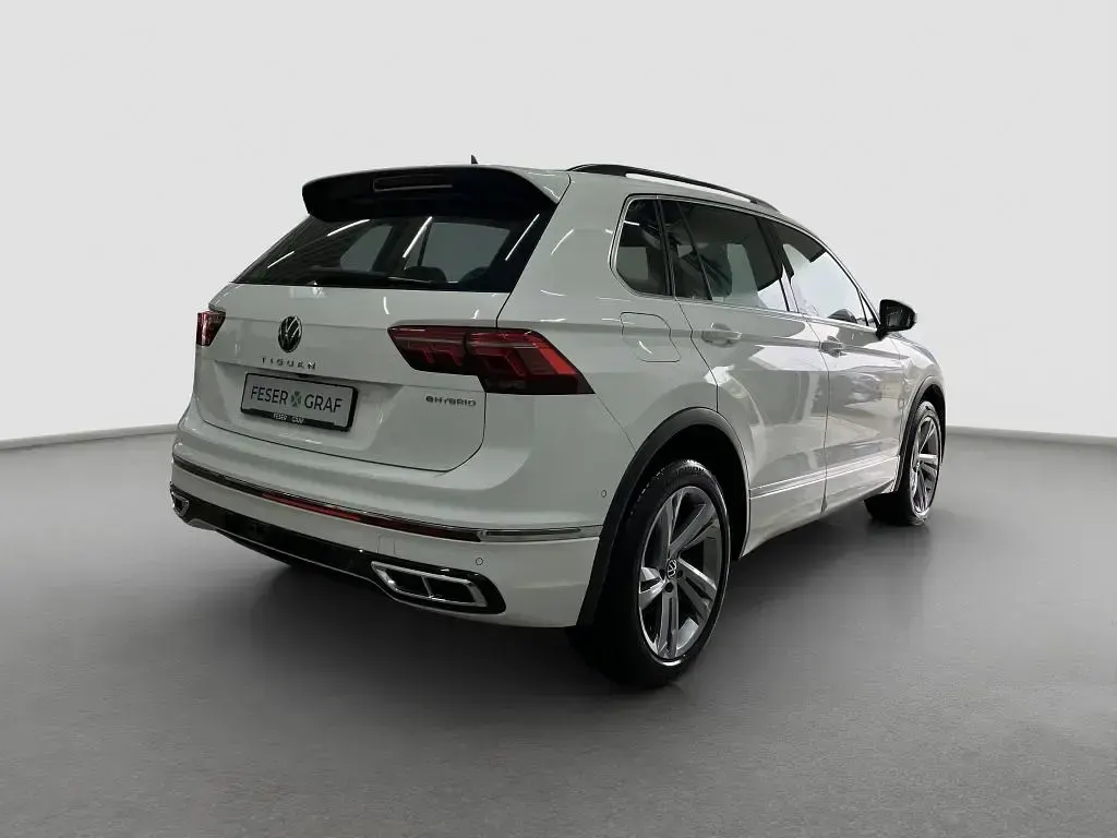 Gebraucht VW Tiguan R-line 245 PS (180 kW) 2023 Pure white SUV