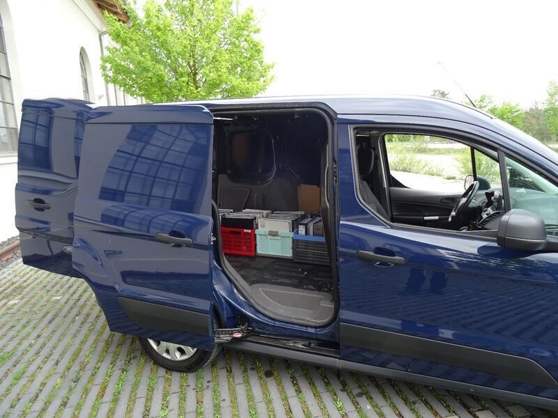 Gebraucht Ford Transit Trend 120 PS (88 kW) 2019 Blazerblau Van / Kleinbus