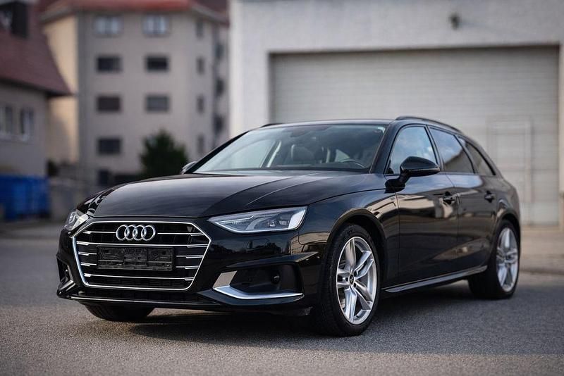 Schwarz Gebraucht 2022 Audi A4 Advanced Kombi | 25.990 € (Fairer Preis) - Bild 1/4