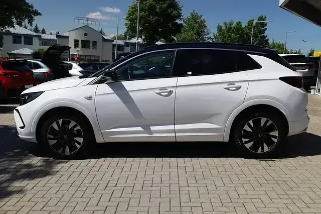 Gebraucht Opel Grandland X Elegance 131 PS (96 kW) 2024 Weiß SUV