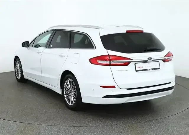 Gebraucht Ford Mondeo Titanium 150 PS (110 kW) 2020 Weiß Kombi