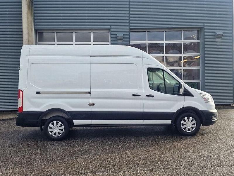Gebraucht Ford Transit Trend 170 PS (125 kW) 2021 Frozen white Limousine