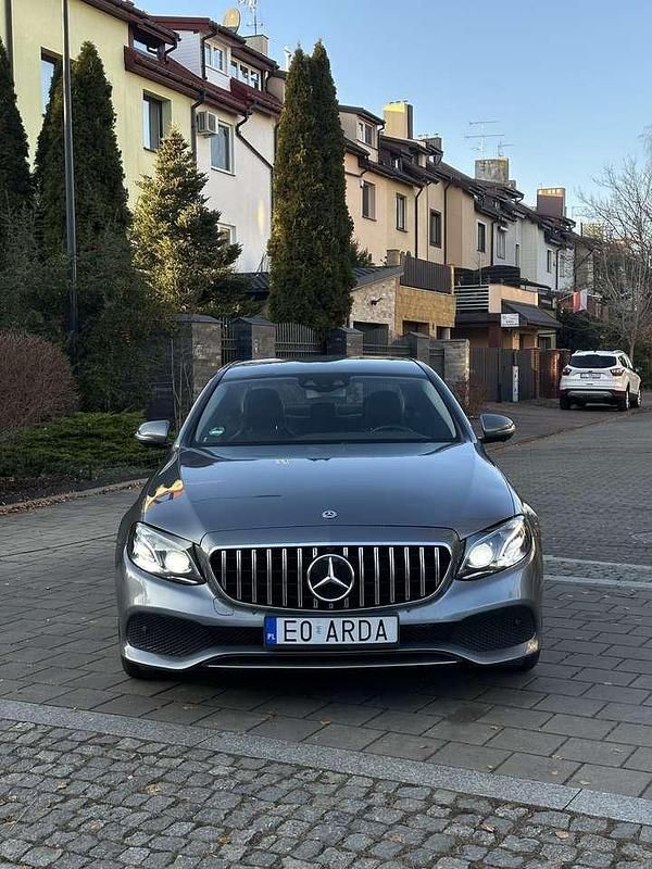 Gebraucht Mercedes E220 Exclusive 194 PS (142 kW) 2017 Limousine