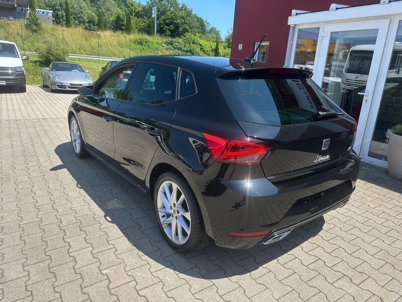 Schwarz Gebraucht 2024 Seat Ibiza FR Limousine | 16.299 € (Fairer Preis) - Bild 1/2