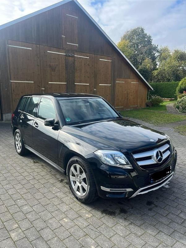 Schwarz Gebraucht 2013 Mercedes GLK250 SUV | 14.500 € (Fairer Preis) - Bild 1/4