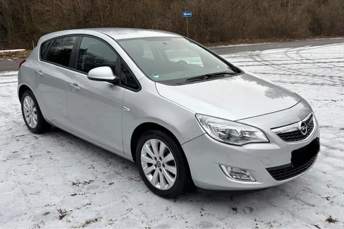 Gebraucht Opel Astra 180 PS (132 kW) 2010 Silber Limousine