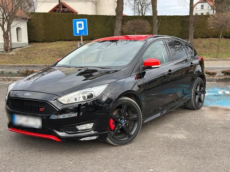 Gebraucht Ford Focus ST-Line 150 PS (110 kW) 2015 Schwarz Kleinwagen