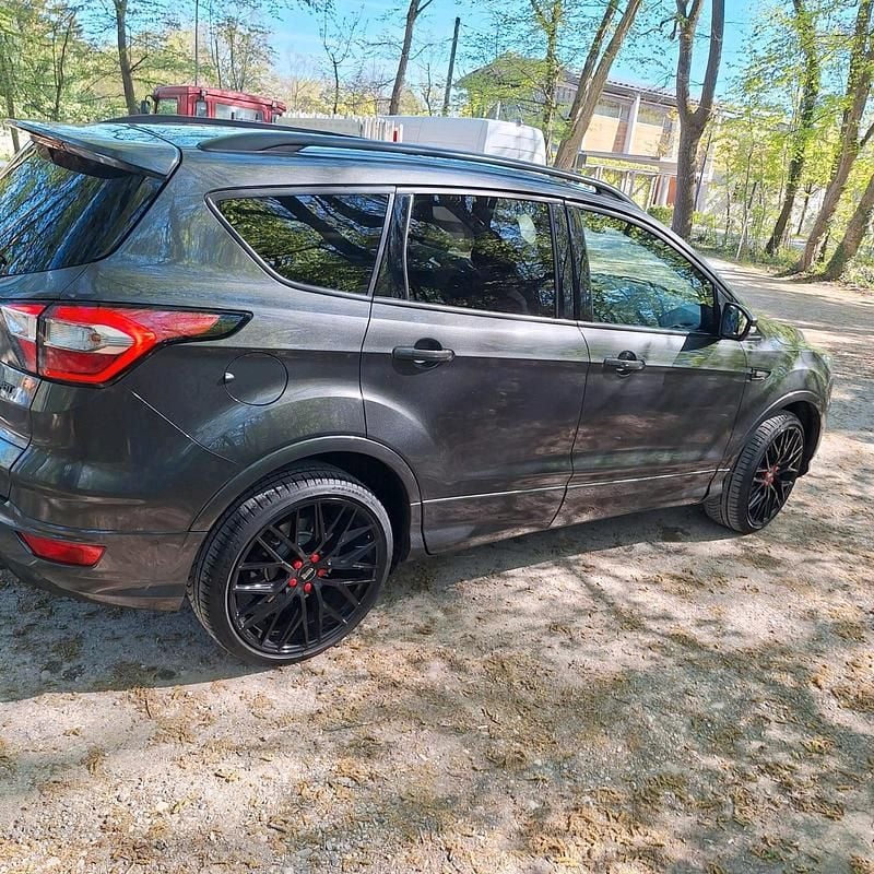 Usata Ford Kuga 150 CV (110 kW) 2018 SUV