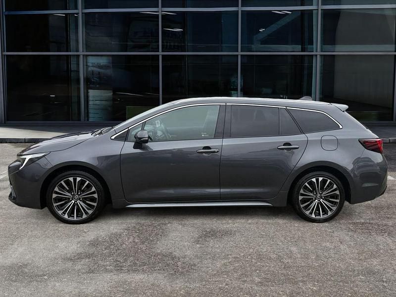 Gebraucht Toyota Corolla Team 140 PS (102 kW) 2025 Grau Kombi