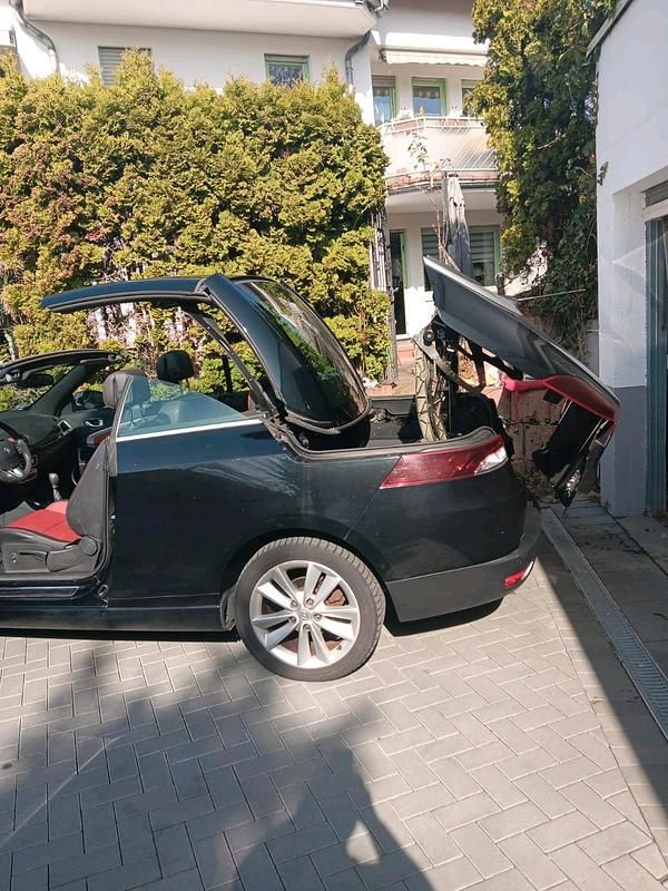 Gebraucht Renault Mégane Cabriolet Luxe 131 PS (96 kW) 2012 Schwarz Cabrio
