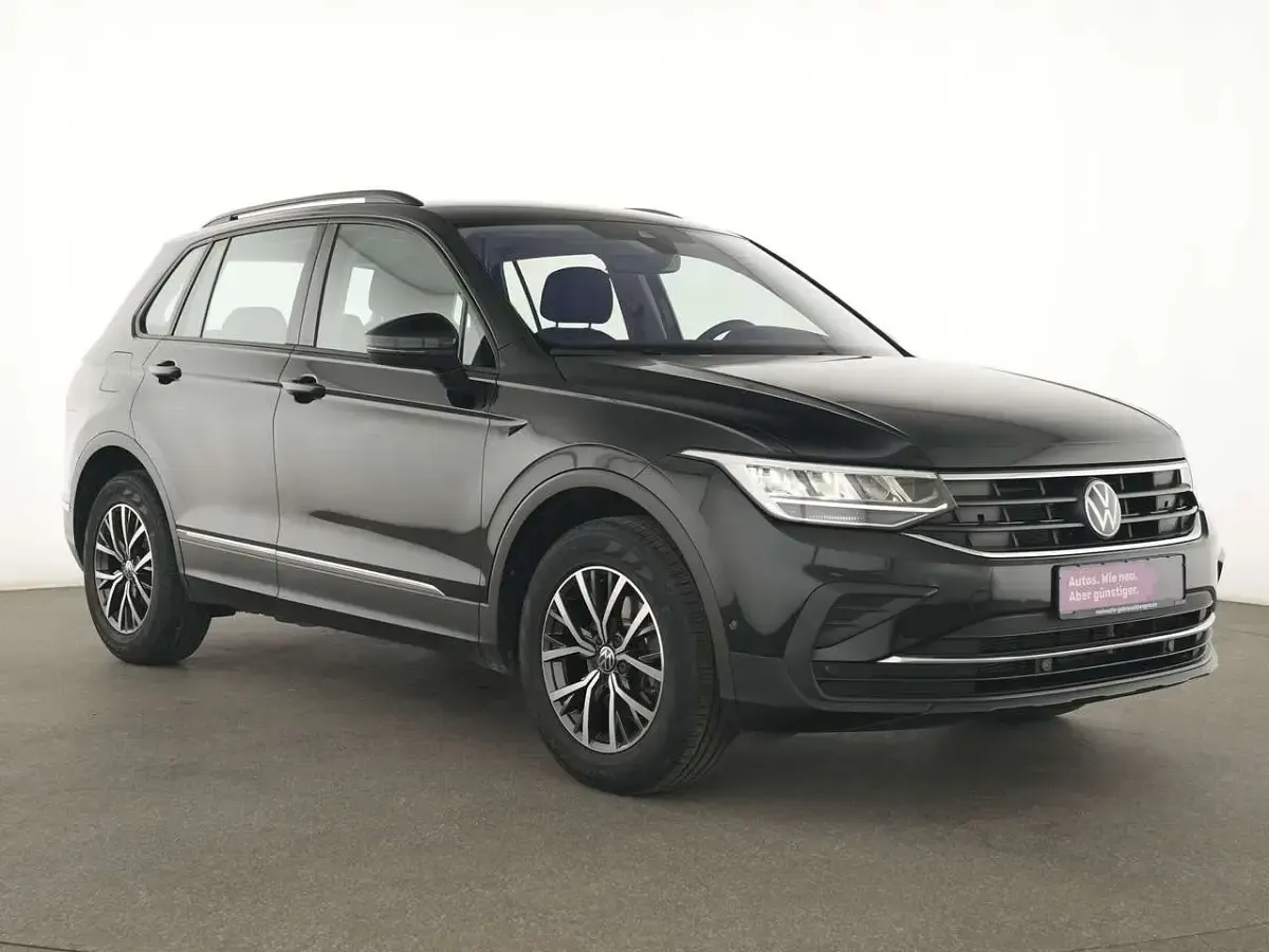 Gebraucht VW Tiguan Life 150 PS (110 kW) 2024 Deep black SUV