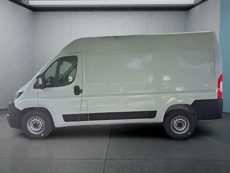 Gebraucht Peugeot Boxer 140 PS (102 kW) 2025 Weiß Van