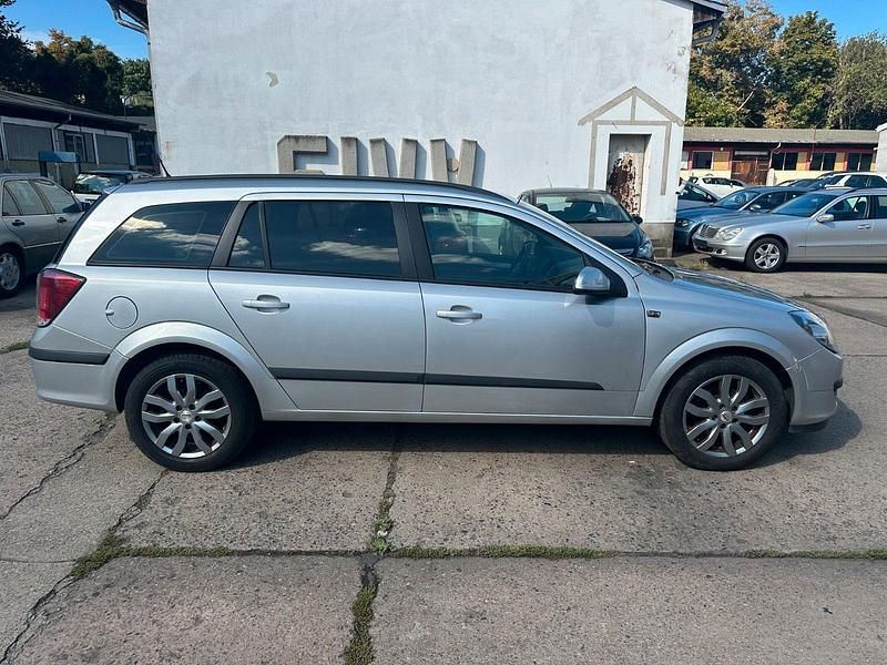 Usata Opel Astra 105 CV (77 kW) 2006 Argento Station wagon