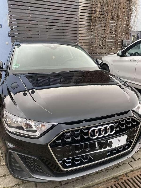 Gebraucht 2019 Audi A1 Sportback S-Line Kleinwagen | 17.777 € (Teuer) - Bild 1/4