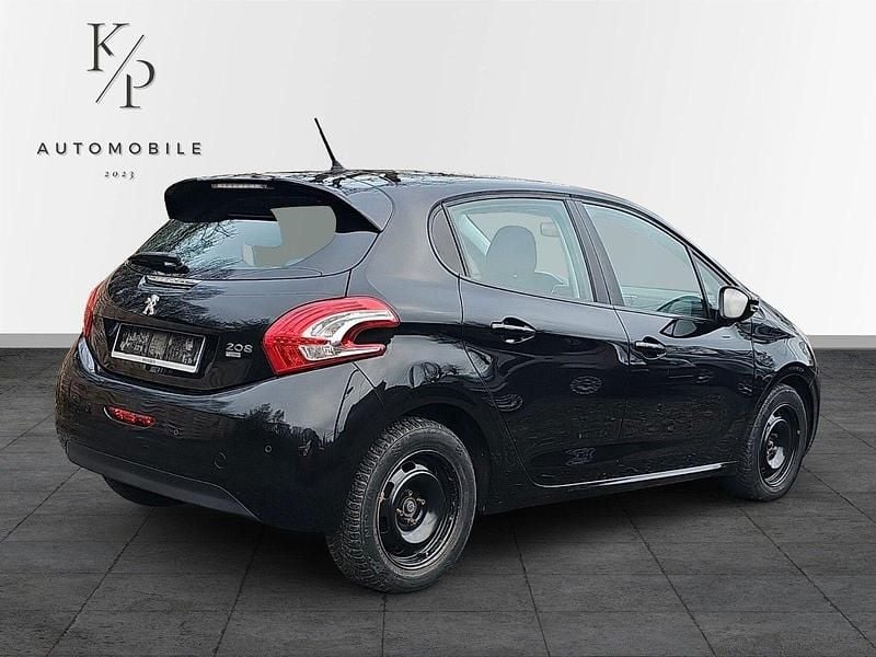 Second-hand Peugeot 208 Active 68 CP (50 kW) 2013 Negru Hatchback