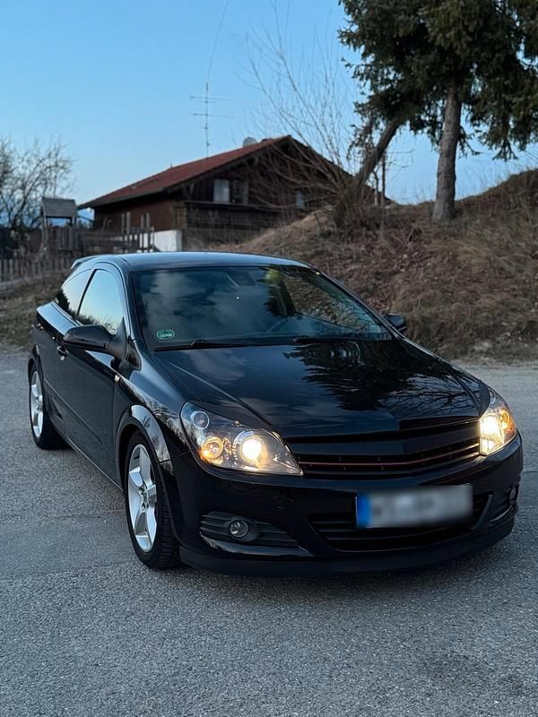 Gebraucht Opel Astra GTC 105 PS (77 kW) 2005 Schwarz Kleinwagen