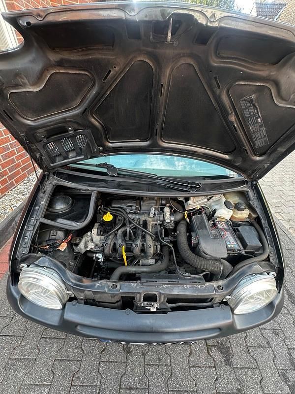 Schwarz Gebraucht 2006 Renault Twingo Kleinwagen | 1.700 € (Etwas zu teuer) - Bild 1/4