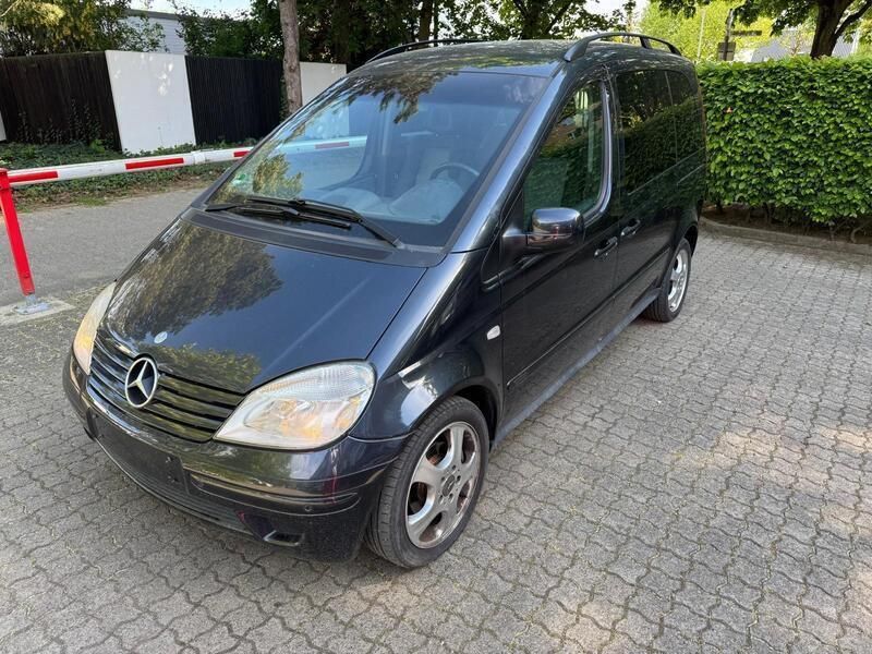 Schwarz Gebraucht 2004 Mercedes Vaneo Van / Kleinbus | 2.790 € (Fairer Preis) - Bild 1/4