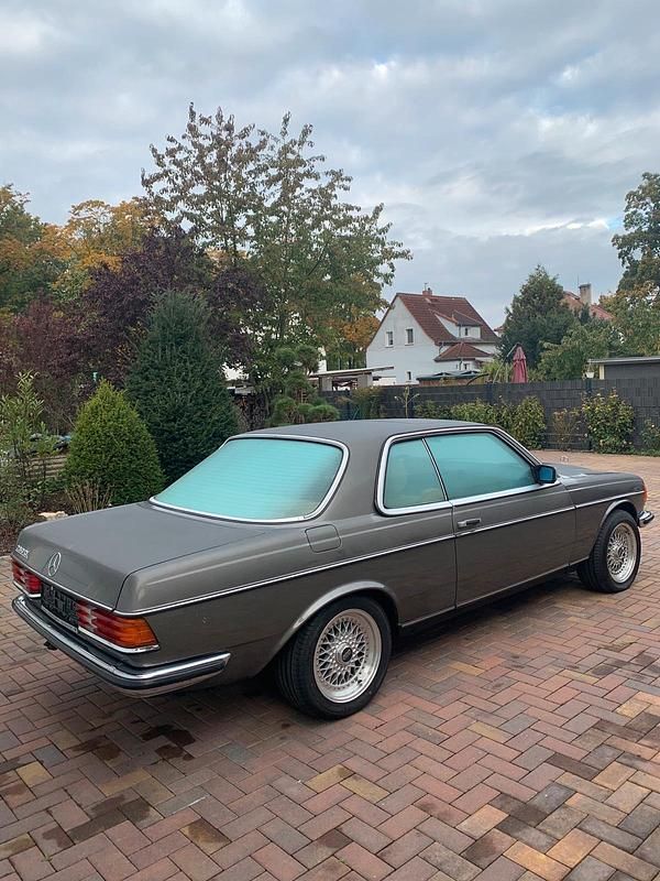 Gebraucht Mercedes 280 185 PS (136 kW) 1985 Grau Coupé