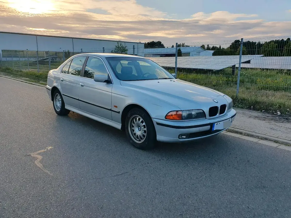 Używany BMW 530 184 KM (135 kW) 2000 Srebrny Sedan/Limuzyna