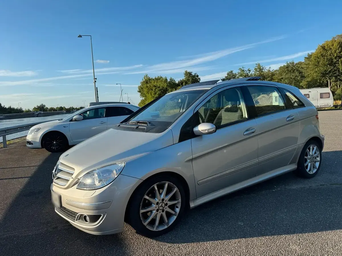Gebraucht Mercedes B180 80 PS (58 kW) 2005 Silber Van / Kleinbus