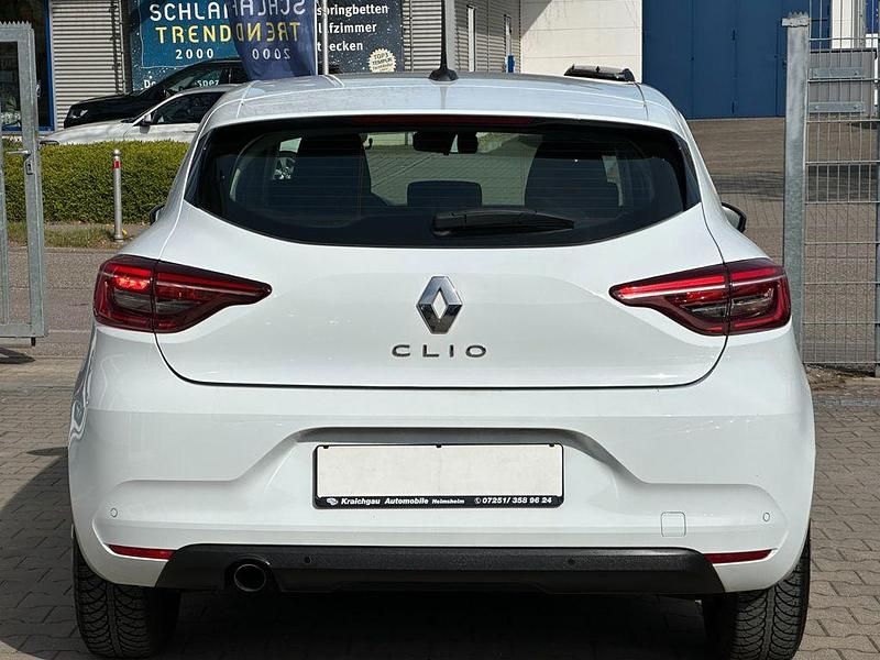 Gebraucht Renault Clio V 101 PS (74 kW) 2022 Weiß Limousine