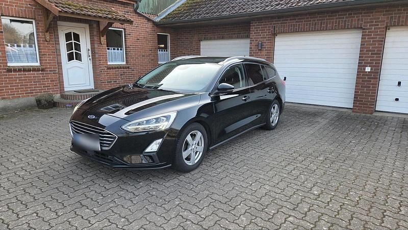 Gebraucht Ford Focus 120 PS (88 kW) 2018 Schwarz Kombi